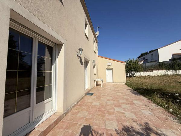 MONTAIGU-VENDEE / Vente Maison 8 Pièces 200 m²