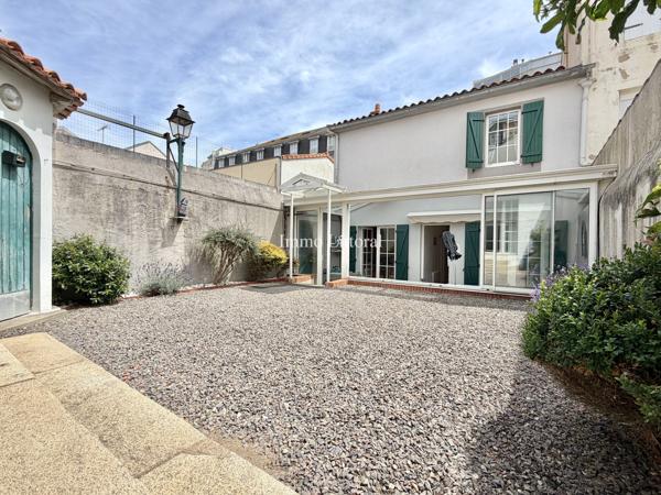 Maison T6 avec Cour et Garage Les Sables d'Olonne (85100)