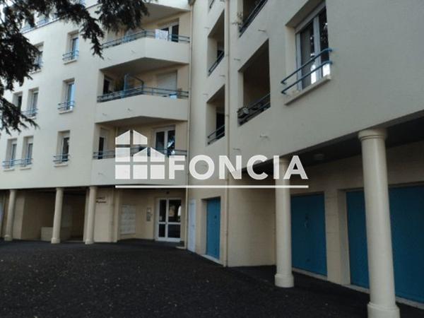 Location Appartement 3 pièces 54.9 m² - BAT D2 - 3E ETAGE - PORTE 15 Niort 79000