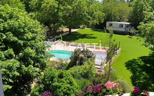 POUILLY SUR LOIRE, gîte de 270 m² sur 5796 m² de terrain.