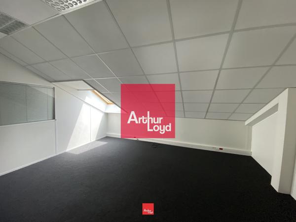 Bureaux à louer à Eybens dans parc arboré proche tram et commerces