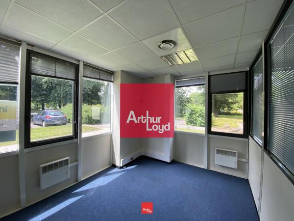 Bureaux à louer à Eybens dans parc arboré proche tram et commerces