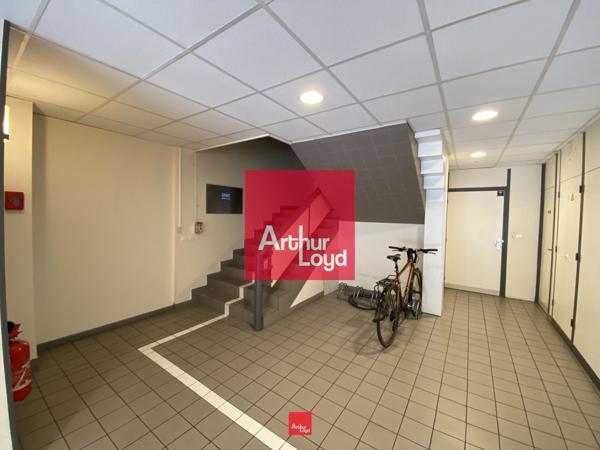 Bureaux à louer à Eybens dans parc arboré proche tram et commerces