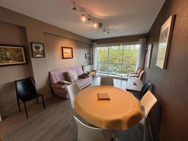 Bel appartement spacieux et lumineux de 70 m2 avec balcon et parking privé