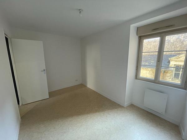 A LOUER LE LION D'ANGERS Appt T3 en Triplex de 47 m2 avec petite terrasse