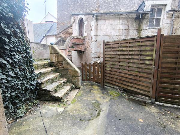 A LOUER LE LION D'ANGERS Appt T3 en Triplex de 47 m2 avec petite terrasse