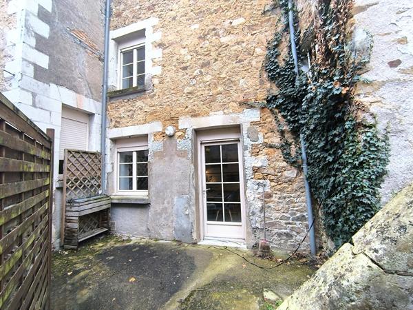 A LOUER LE LION D'ANGERS Appt T3 en Triplex de 47 m2 avec petite terrasse