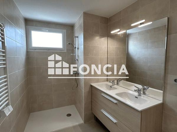 Location Appartement 3 pièces 55.46 m² - 8 AVENUE DE FLORE Istres 13800