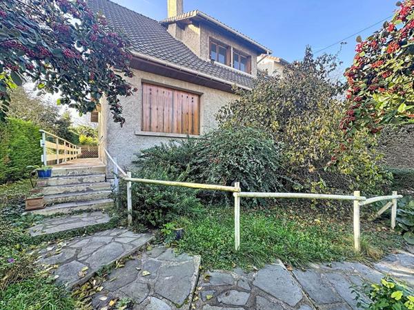 Maison familiale en impasse  Calme et nature à proximité immédiate de la coulée verte!