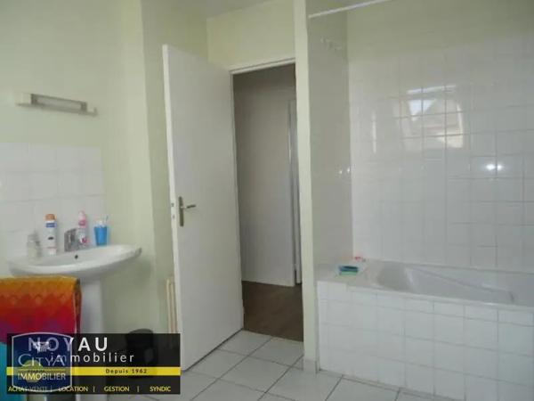 Maison à louer 4 pièces 83m²