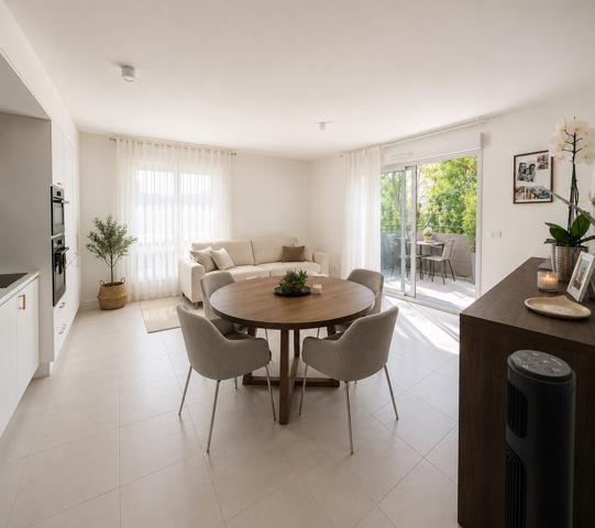 Appartement dernier étage T3 62m² - Balcon + Garage double (Echenevex 01170)