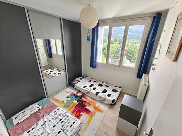 Appartement  T3 -66 m² -8/9 étages vue panoramique tous les massifs, balcon DPE D