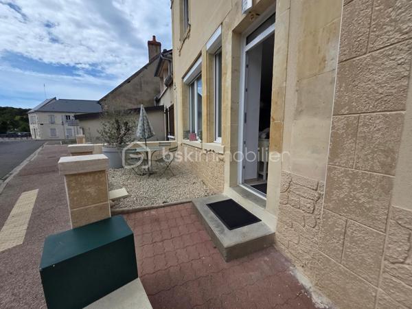 Maison de village de 113 m² avec terrain à Chaulgnes
Amoureux des coins de campagne, bordée par la forêt des Bertranges, située à deux pas des écoles, commerces et commodités de la jolie commune de Chaulgnes, nous vous présentons cette jolie maison de village de 113 m² habitables, implantée sur un terrain de 467 m². Elle propose 4 pièces dont 3 chambres, réparties comme suit : une entrée, un salon, un séjour, un dégagement, un WC, une cuisine, un cellier, un palier, deux chambres, une salle de bains, ainsi qu'une suite parentale avec sa salle d'eau privative.
Dès le rez-de-chaussée, l'entrée dessert un vaste salon-séjour de 37 m², lumineux et parfait pour recevoir. La cuisine aménagée et équipée de 12 m², accompagnée de son cellier attenant de 5 m², offre un espace fonctionnel pour le quotidien. Un dégagement et un WC indépendant complètent ce niveau.
Au premier étage, le palier de 7 m² dessert deux chambres de 10 m² chacune ainsi qu'une salle de bains de 6 m².
Au deuxième étage, une suite parentale de 24 m², avec sa propre salle d'eau, apporte un bel espace d'intimité, idéal pour se ressourcer à l'écart du reste de la maison.
Tous les sols de cette maison sont en travertin (entrée, salon, séjour) ou en carrelage (dégagement, wc, cuisine, cellier) ou encore en parquet (palier, chambres, salle de bains, suite parentale), elle comporte une isolation double vitrage PVC avec volets roulants motorisés, un chauffage au gaz avec une chaudière récente et entretenue ainsi qu'un poêle à bois pour de belles soirées au coin du feu.
Cette maison propose une partie de toiture en ardoise naturelle, une autre en tuiles plates et tuiles mécaniques terre cuite.
Côté extérieur, profitez d'une terrasse ainsi que d'une grande dépendance de 44m²,mais aussi  d'un jardin entretenu, entièrement clôturé, sur un terrain en deux parties pour un total de 467 m².

Les plus de cette maison : son emplacement à Chaulgnes, sa suite parentale indépendante au 2ème étage, son jardin entretenu et clôturé, sa dépendance et la diversité de ses systèmes de chauffage récemment renouvelés.
Des photos supplémentaires sont disponibles sur BSK IMMOBILIER, rubrique Nos conseillers, Olivier FRESLON.
Pour tout renseignement complémentaire ou pour une visite, contactez-moi au 07.62.78.13.13.

Ne passez pas à côté de cette opportunité à Chaulgnes, contactez-moi rapidement pour une visite !