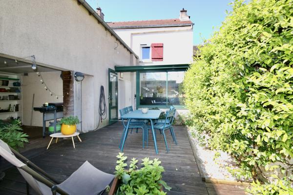 Bessancourt (95550) A vendre à Bessancourt, maison rénovée de 82 m2, 3 chambres.