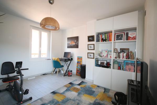 Bessancourt (95550) A vendre à Bessancourt, maison rénovée de 82 m2, 3 chambres.