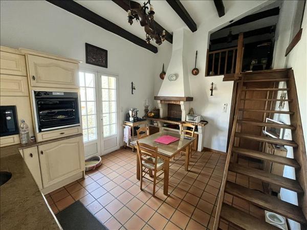 Maison à vendre 1 000 000 € Saint-Georges-d'Oléron 8 p 194 m² DPE D