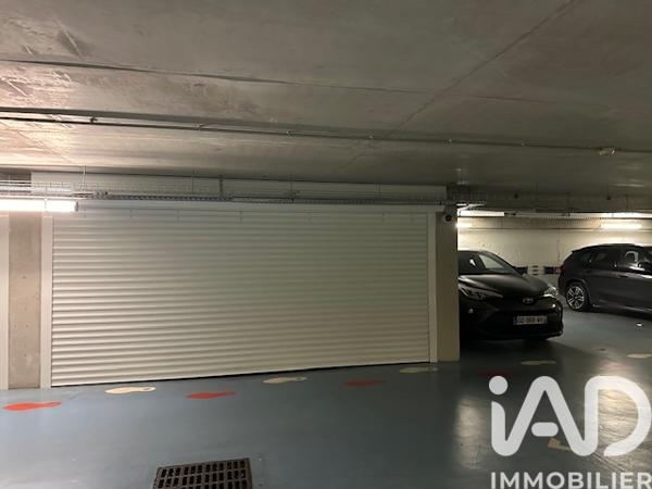 Parking à vendre 400 m² Paris 3