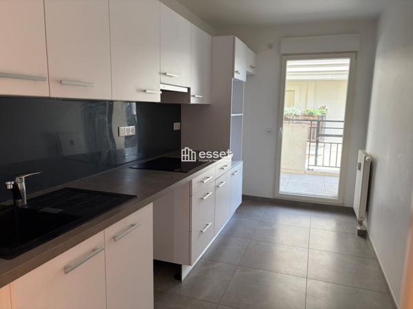 Location Appartement 5 pièces 115 m² - Levallois-perret 92300