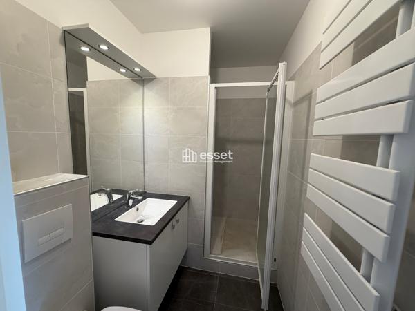 Location Appartement 5 pièces 115 m² - Levallois-perret 92300