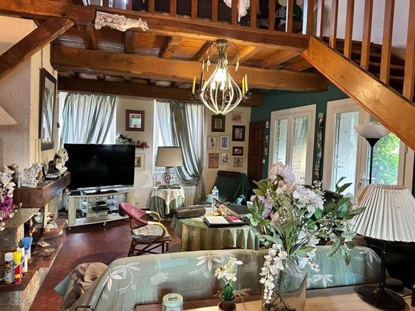 Maison Arcisses 8 pièce(s) 209 m2