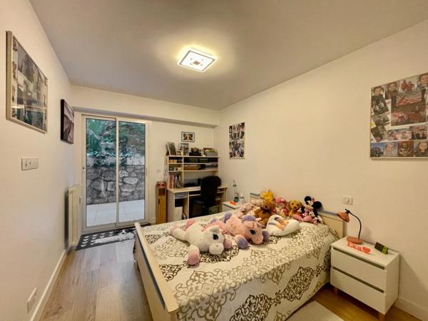 Appartement en rez-de-jardin, au calme, rénové