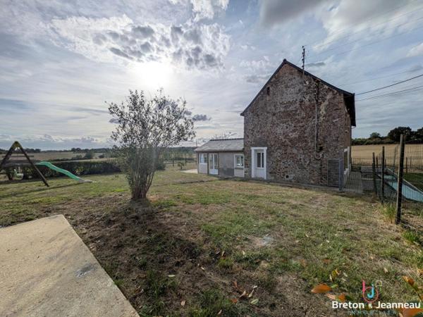 Corps de ferme avec dépendances secteur VAIGES