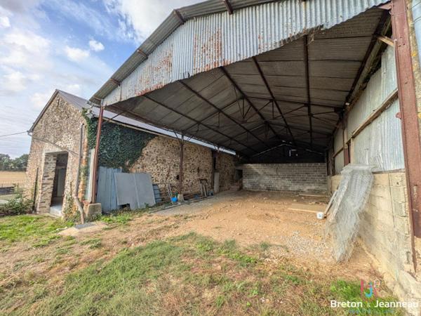 Corps de ferme avec dépendances secteur VAIGES