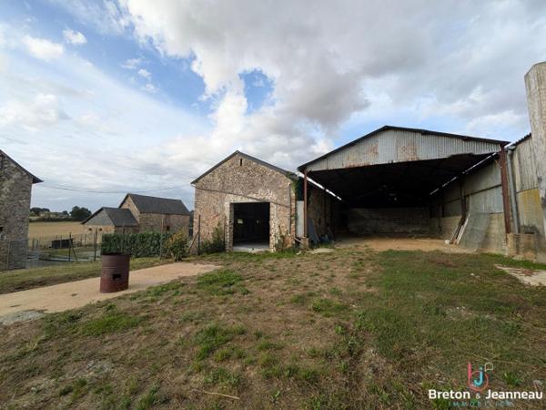 Corps de ferme avec dépendances secteur VAIGES