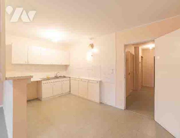 Centre ville T3 Traversant ascenseur cave et garage