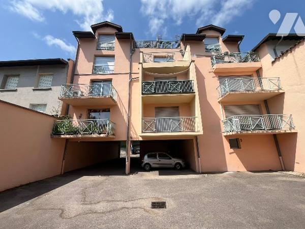 Centre ville T3 Traversant ascenseur cave et garage