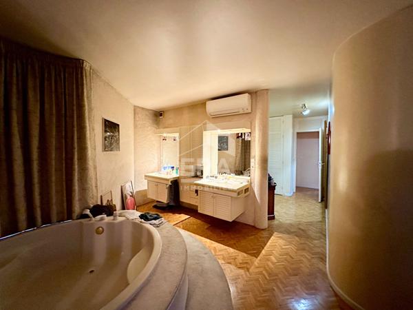 Maison d'architecte 4 faces sur sous sol - Piscine - Perpignan