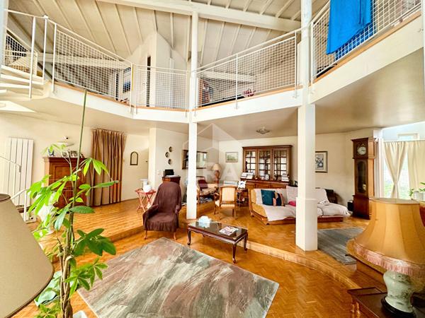 Maison d'architecte 4 faces sur sous sol - Piscine - Perpignan