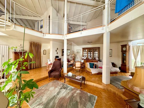 Maison d'architecte 4 faces sur sous sol - Piscine - Perpignan