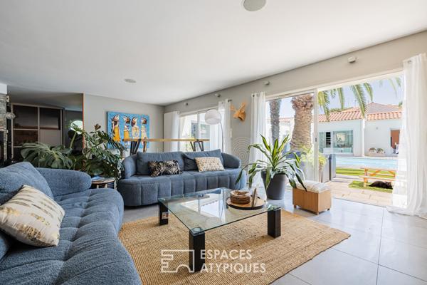 Villa contemporaine avec piscine et salle de cinéma privée, à deux pas du littoral