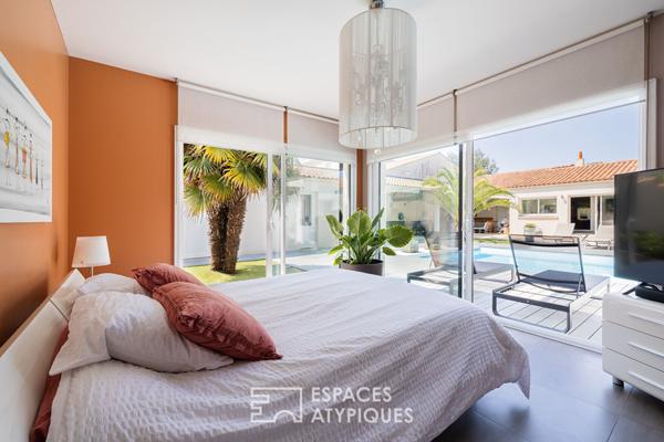 Villa contemporaine avec piscine et salle de cinéma privée, à deux pas du littoral