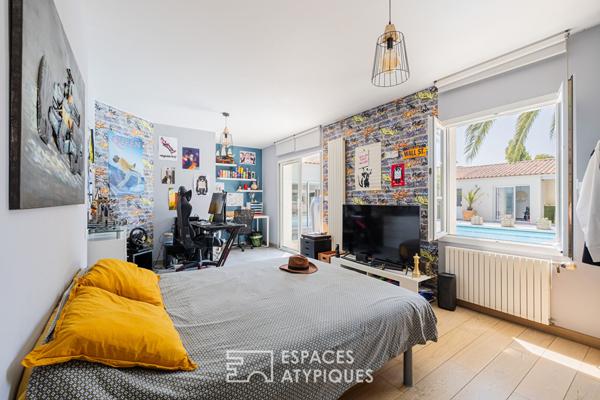 Villa contemporaine avec piscine et salle de cinéma privée, à deux pas du littoral