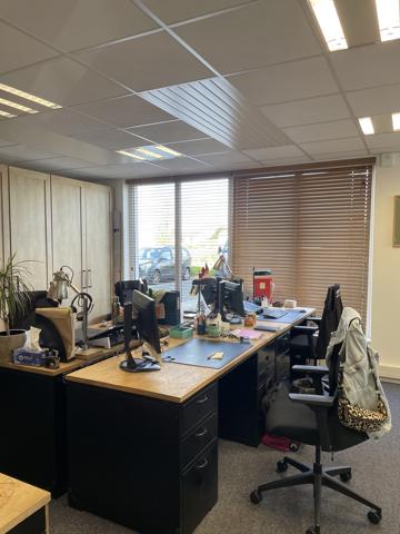 BUREAUX À LA LOCATION-330 M²-VERTOU PROCHE PÉRIPHÉRIQUE