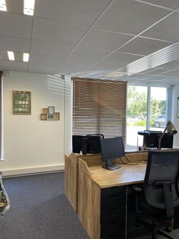BUREAUX À LA LOCATION-330 M²-VERTOU PROCHE PÉRIPHÉRIQUE