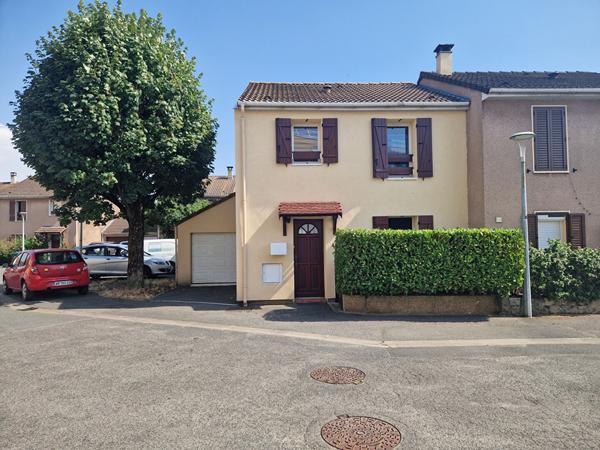 Maison à vendre à Combs la Ville - 3 Chambres.