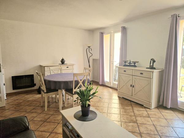 Maison à vendre à Combs la Ville - 3 Chambres.