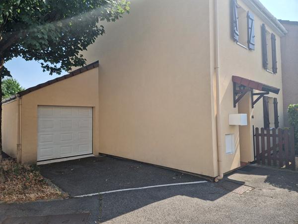 Maison à vendre à Combs la Ville - 3 Chambres.