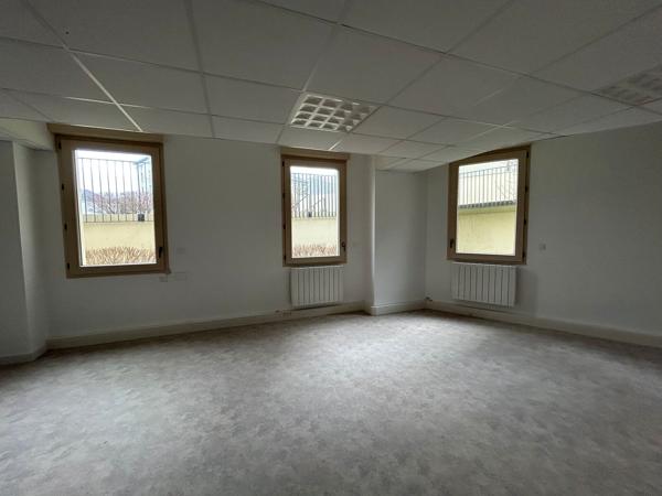 BUREAUX- A LOUER - ST NAZAIRE - GARE - 325 M2 - TERTIAIRE