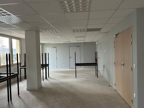 BUREAUX- A LOUER - ST NAZAIRE - GARE - 325 M2 - TERTIAIRE
