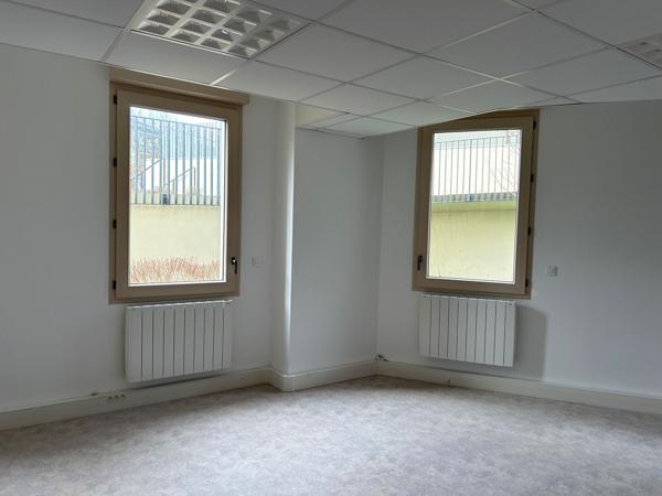 BUREAUX- A LOUER - ST NAZAIRE - GARE - 325 M2 - TERTIAIRE