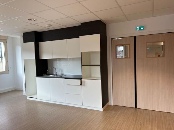 BUREAUX- A LOUER - ST NAZAIRE - GARE - 325 M2 - TERTIAIRE