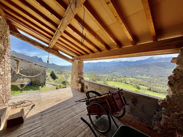 Maison de charme avec vue imprenable sur les Pyrénées Leychert (Ariège)