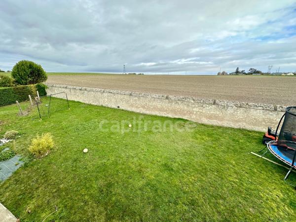 Maison à vendre 5 chambres - vie de plain-pied - jardin 1200m² - à 3 minutes de Doué-la-Fontaine