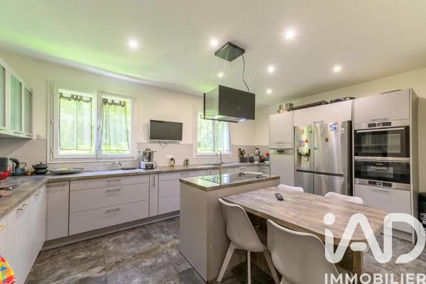 Maison à vendre 8 pièces 244,72 m² La Queue-en-Brie