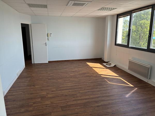 A louer Bureaux AYTRE 508 m²