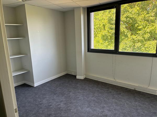 A louer Bureaux AYTRE 508 m²